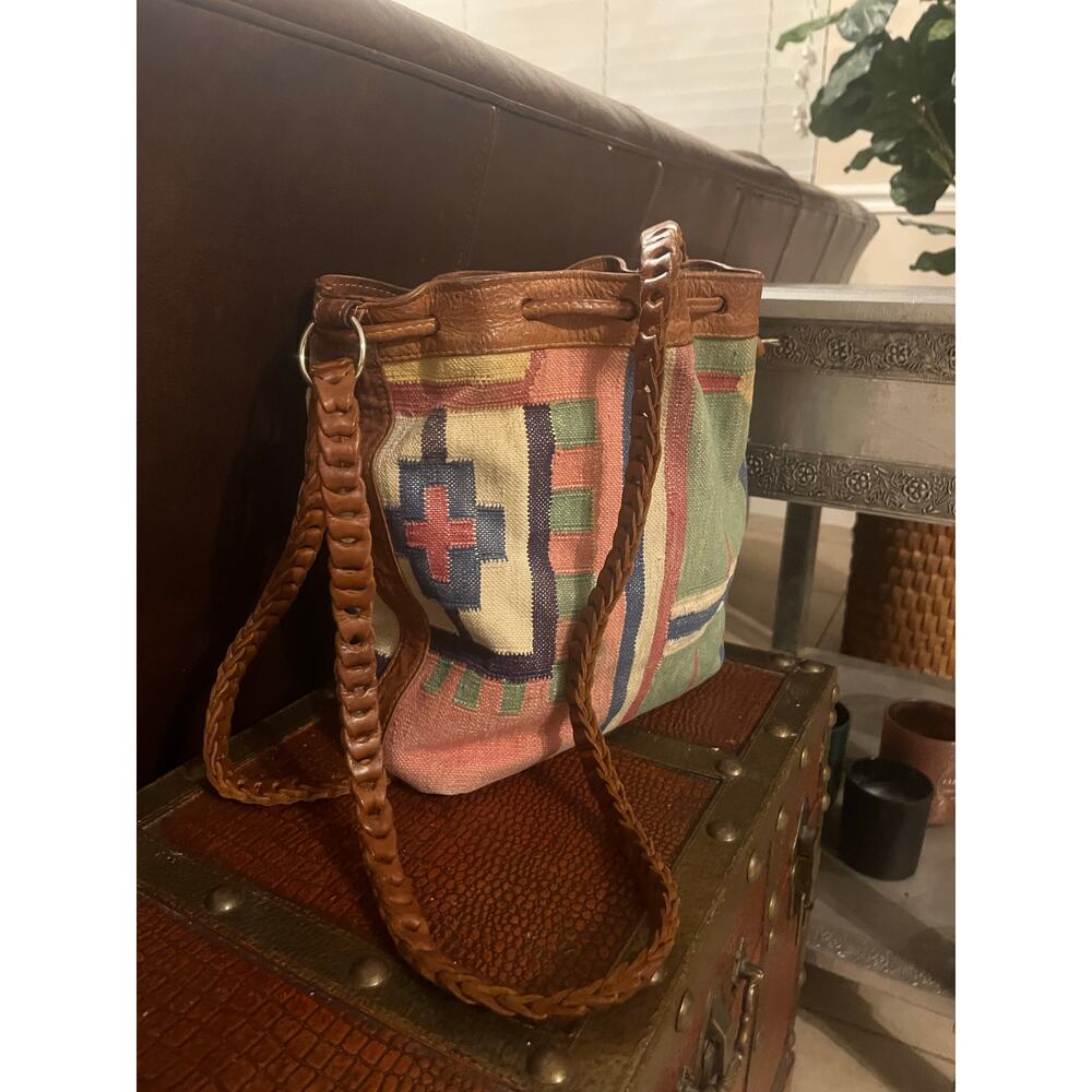 Vintage Kilim or Southwest-style woven bag with leather trim. - Picture 6 of 6